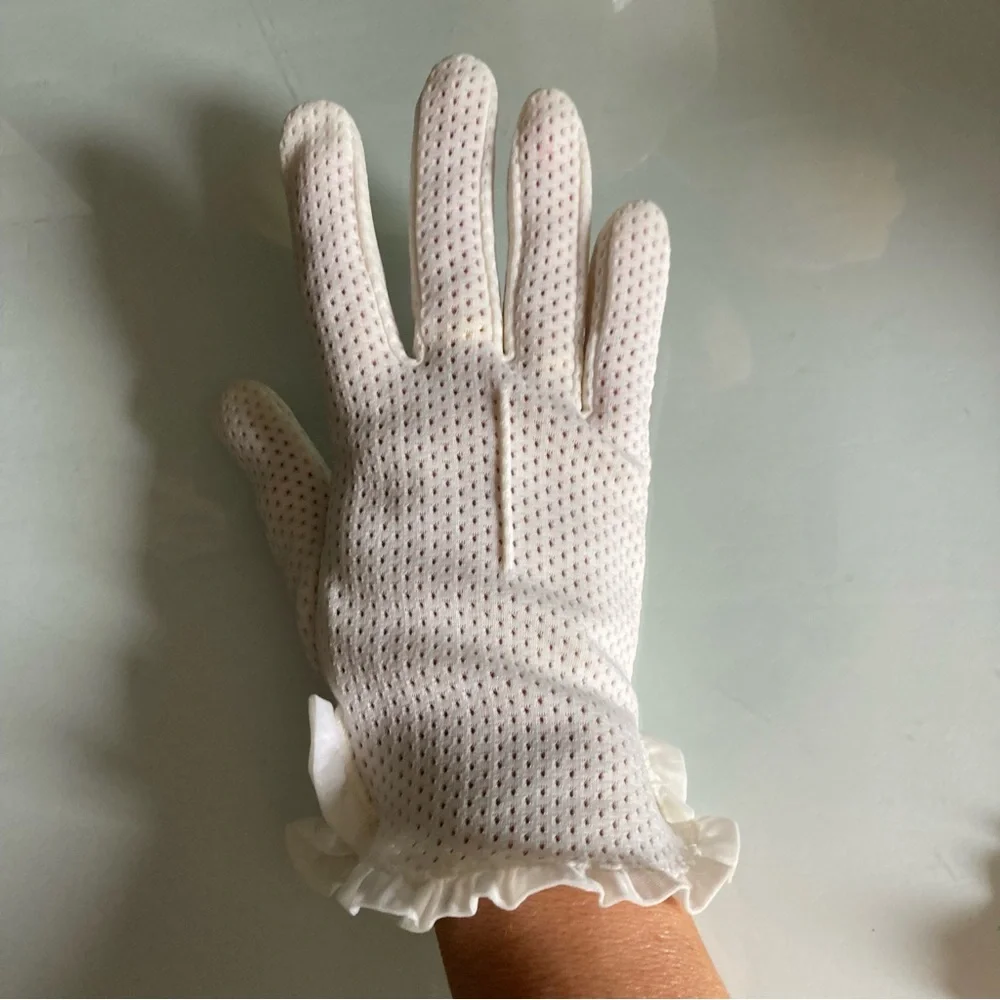 Vintage Ladylike White Ruffled Gloves